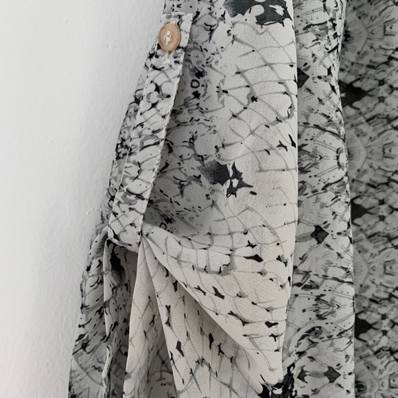 Snake print blouse - Picture 3 of 3